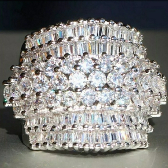 18CT Princess Cut Simulated Diamond Ri… - Picture 3 of 4